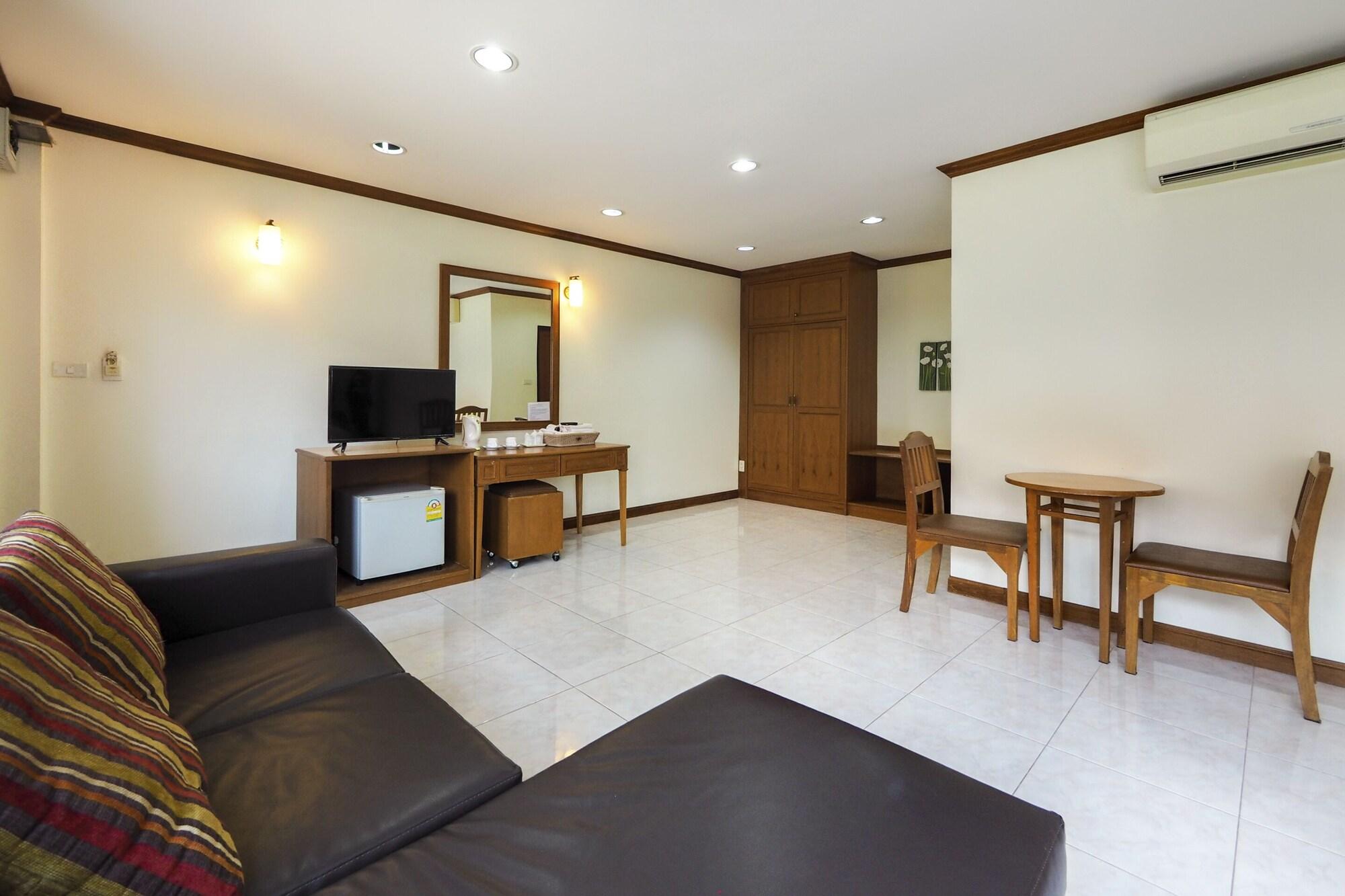 Oyo 859 Golden Land Hotel Chiang Rai Exterior foto